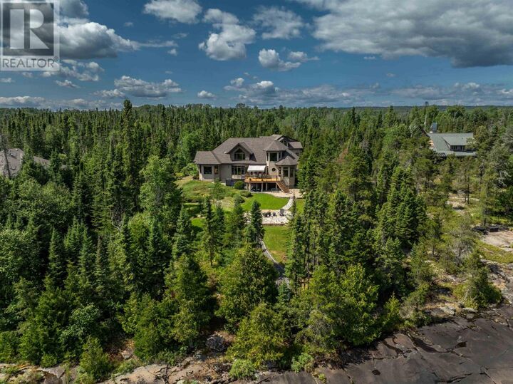 Property Photo: 135 Mickelson Dr E ON P7A 6N3