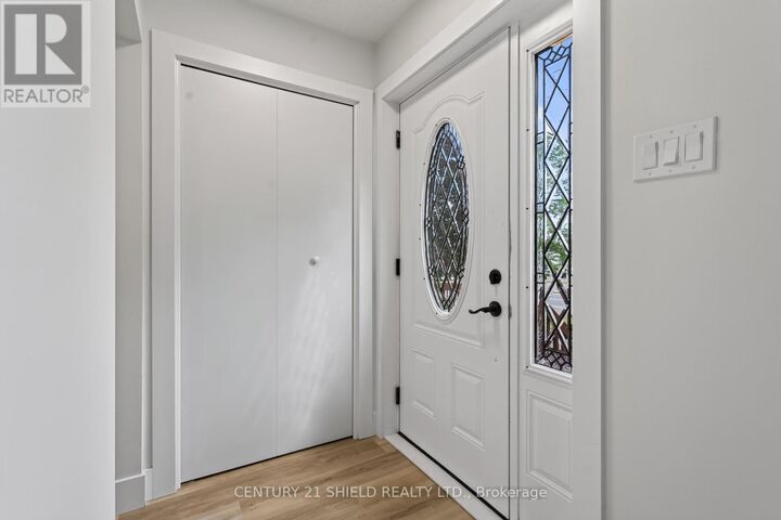 Property Photo:  1852 Brookdale Avenue  ON K6J 5R9 