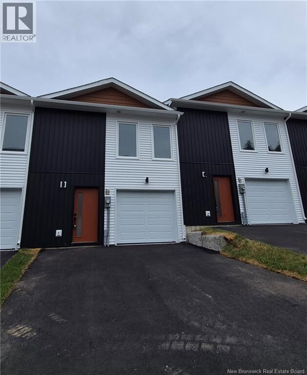 Property Photo:  33 Arlington Crescent  NB E2K 0G4 