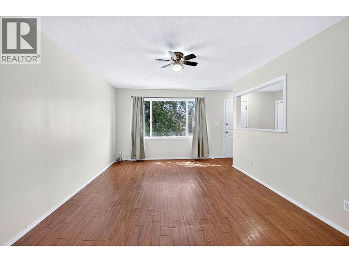 Property Photo: 658 Courtenay Crescent BC V2B 1Z6