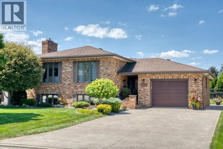 Property Photo:  1030 Dandurand Court  ON N9E 4K5 