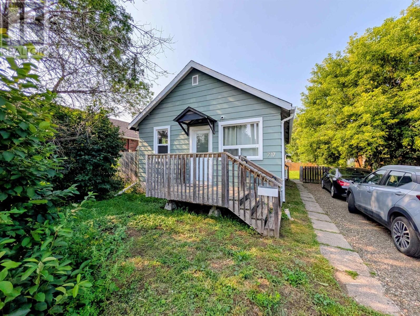 Property Photo:  717 Northern Ave  ON P7C 2W1 