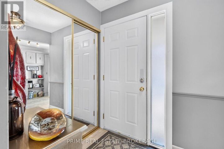 Property Photo: 500 Osgoode Drive 122 ON N6E 2G9