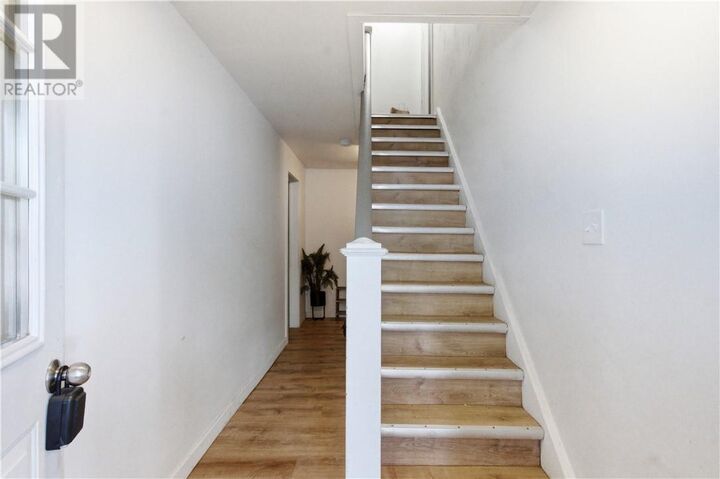 Property Photo: 193 Dufferin Street ON P3C 4W7