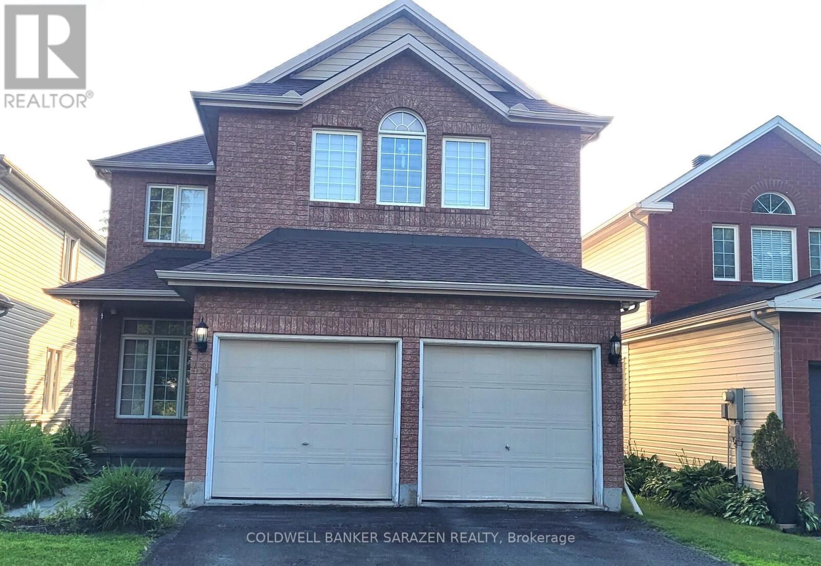 Property Photo: 49 Rialto Way ON K1T 4B1