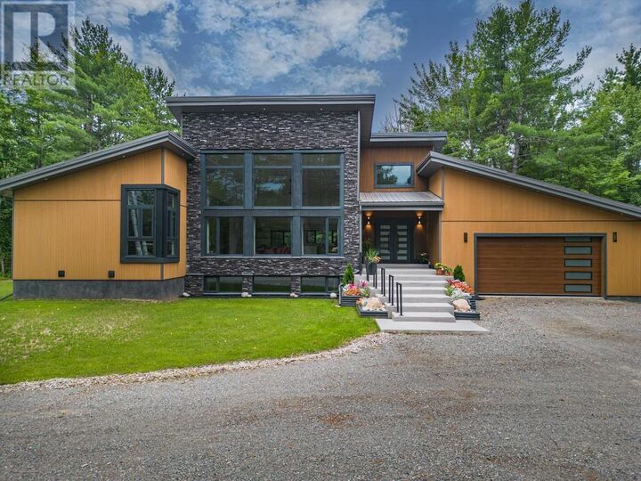 4223 Queen St — photo 1
