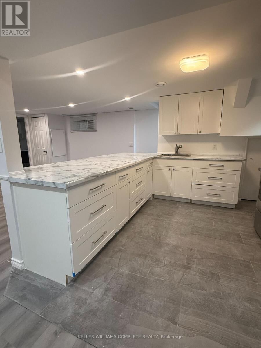 Property Photo:  20 Rose Avenue Lower  ON L2V 3C4 