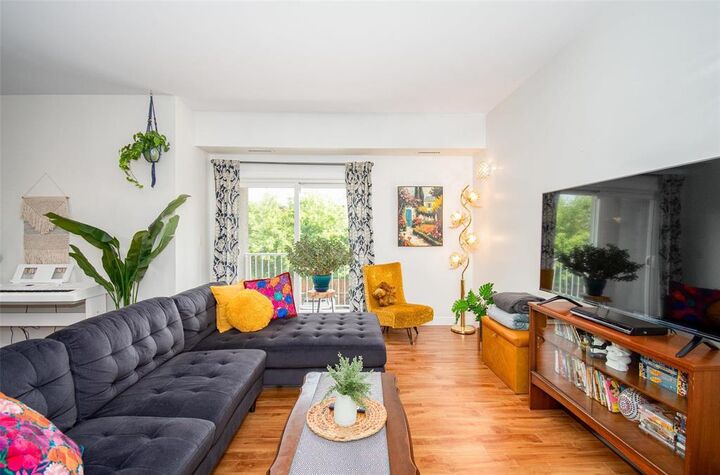Property Photo: 330 Main Street MB R1A 1T1