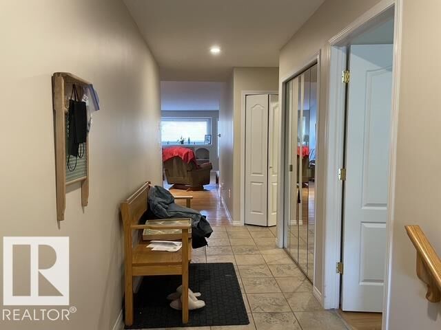 Property Photo:  104 Falconer Court NW NW  AB T6R 2V7 