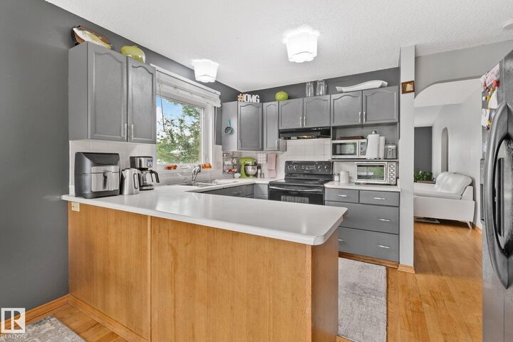 Property Photo:  7503 190 Street NW  AB T5T 5H6 