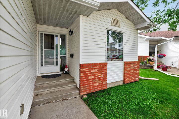 Property Photo: 15 Ritchie Way 17 AB T8A 5T3