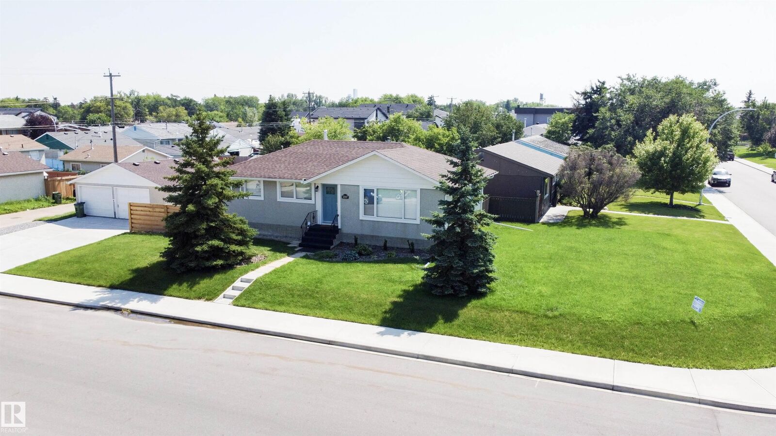 Property Photo:  12107 131 Avenue NW  AB T5L 3M7 