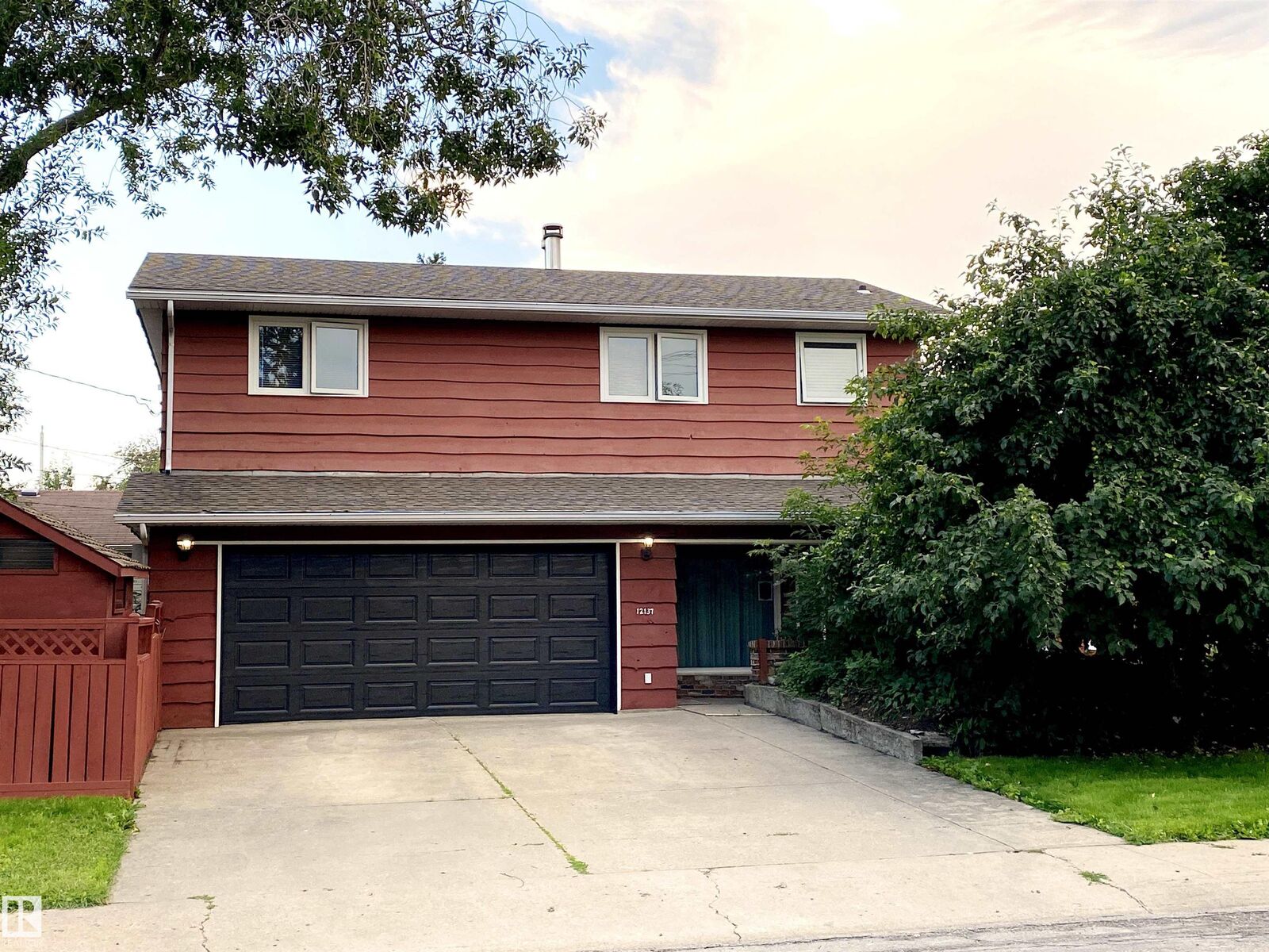 Property Photo: 12137 50 Street NW AB T5W 3C6