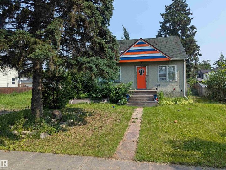Property Photo:  12119 123 Street NW  AB T5L 0H4 