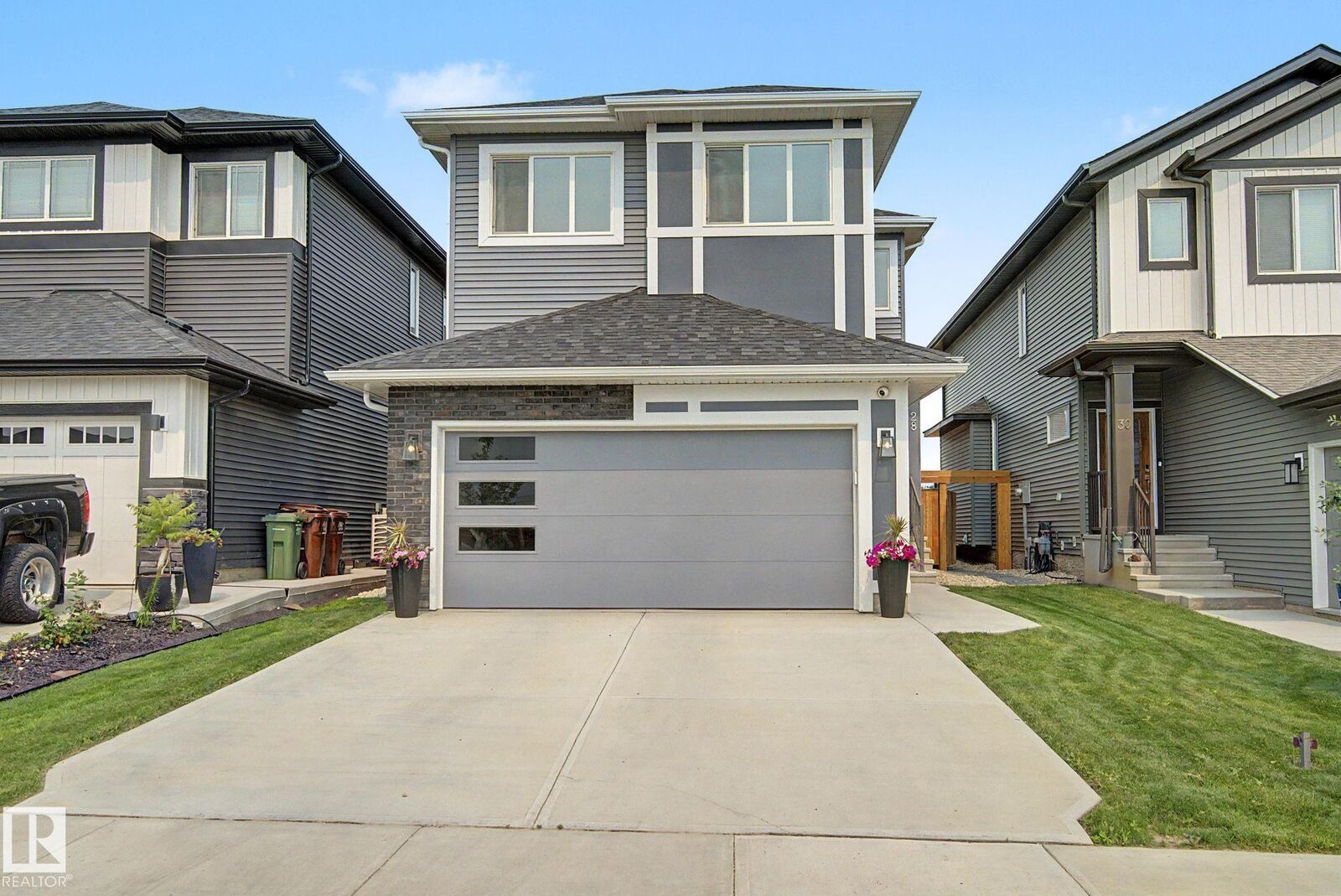 Property Photo: 28 Rosewood Way AB T8N 7Y8