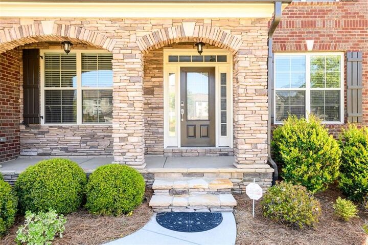 Property Photo:  4041 Woodward Walk Lane  GA 30024 