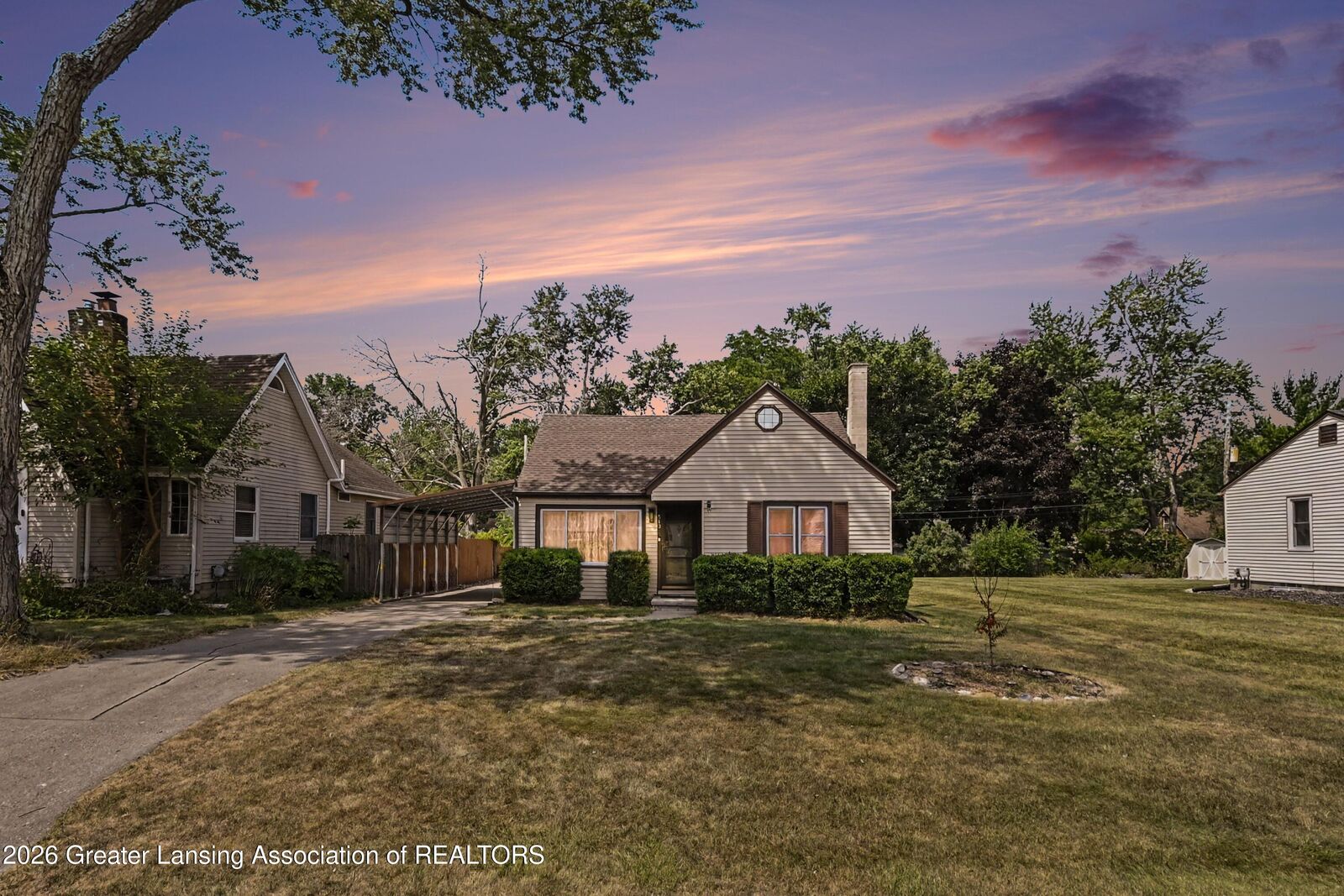 Property Photo:  513 Julian Avenue  MI 48917 