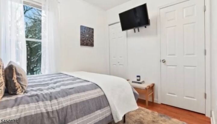 Property Photo:  28 Park Ter  NJ 07052 
