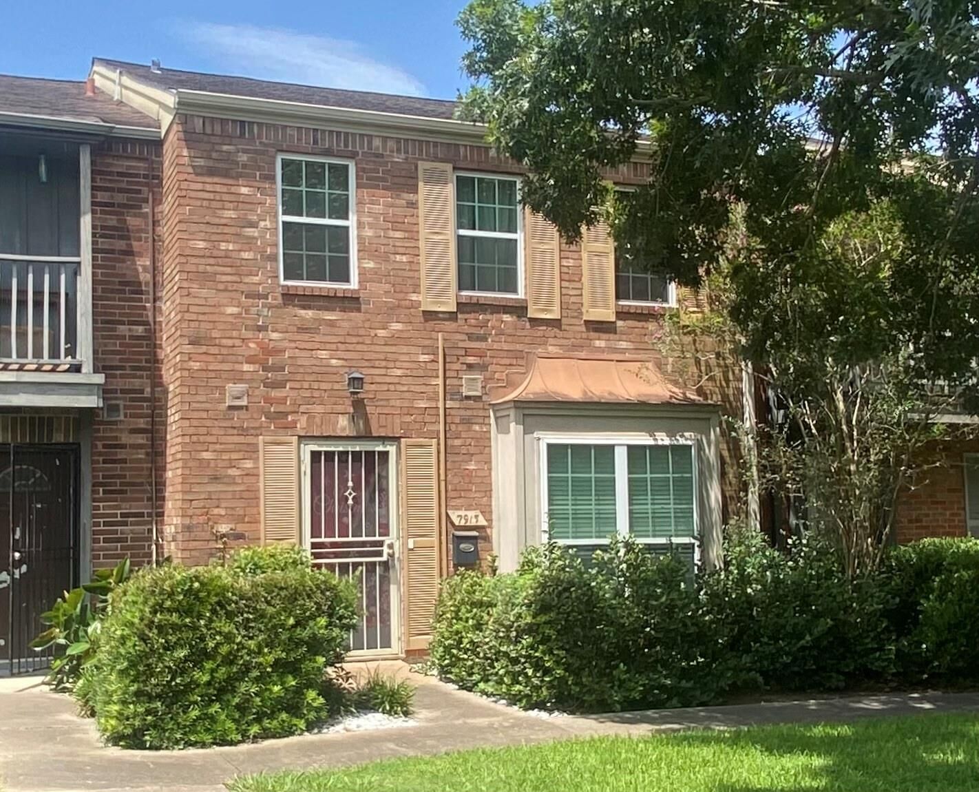 Property Photo: 7913 Grove Ridge Drive TX 77061