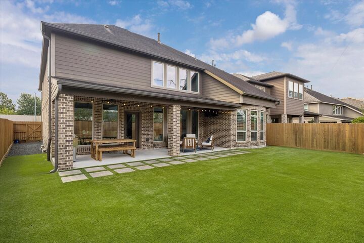 Property Photo:  1616 Hewitt Drive  TX 77018 