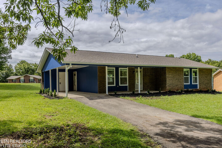 Property Photo:  1658 Laurans Ave  TN 37915 