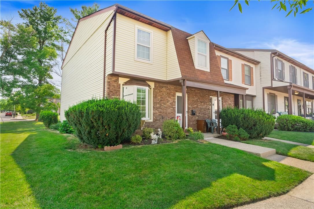 Property Photo:  13 Lexington Court  PA 18040 