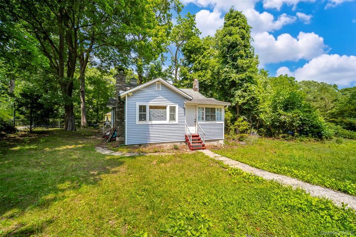 Property Photo:  18 Paradise Trail  NY 10950 