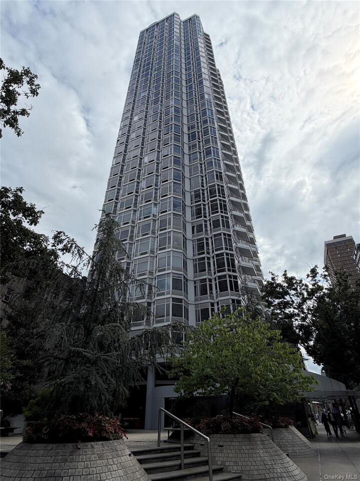 Property Photo: 200 E 32nd Street 28C NY 10016