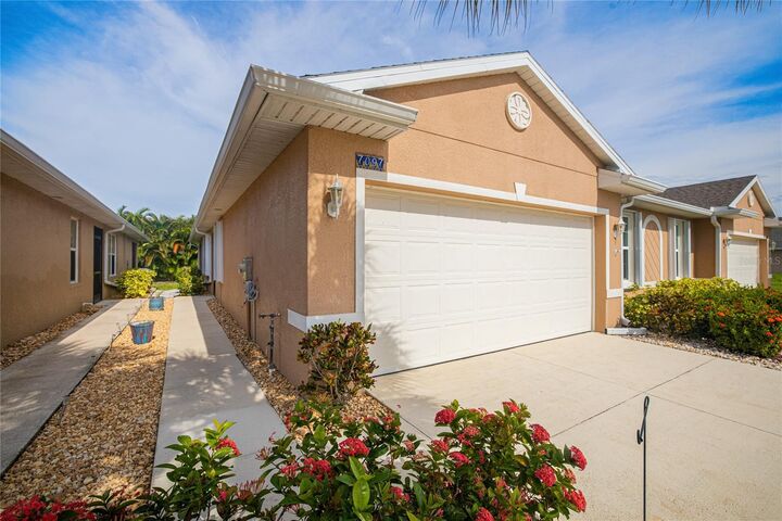 Property Photo:  7097 W Lenox Circle  FL 33950 