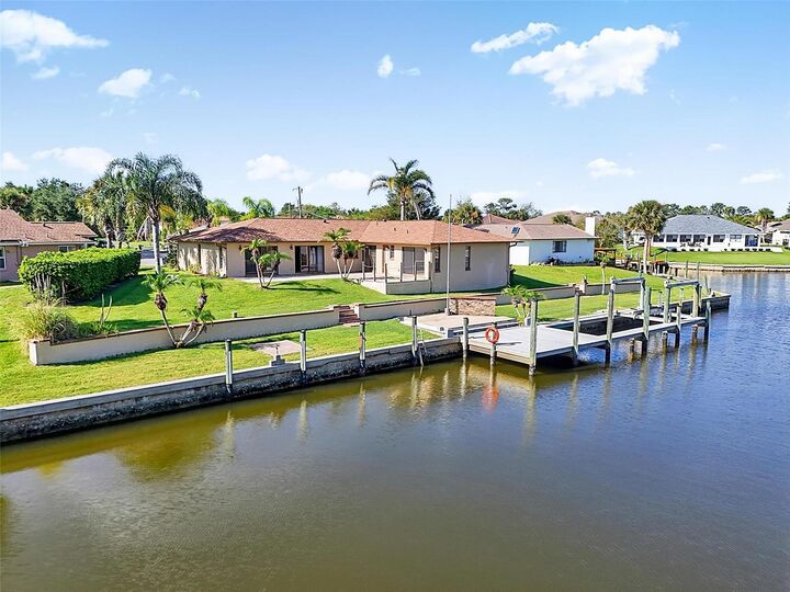 Property Photo:  10 Crow Court  FL 32137 