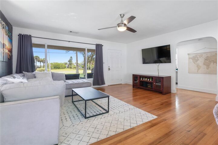 Property Photo:  504 Riverside Drive  FL 32117 