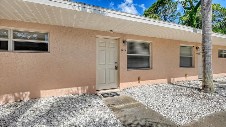 Property Photo: 1749 Hillview Street 1 FL 34239