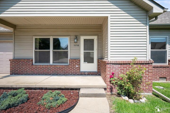 Property Photo:  5258 Torrington Drive 10  MI 48161 