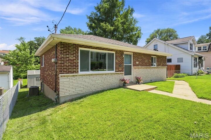 Property Photo:  802 Dammert Avenue  MO 63125 