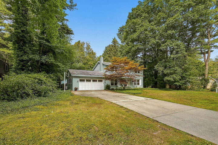 Property Photo: 3361 Elderwood Avenue MI 49424