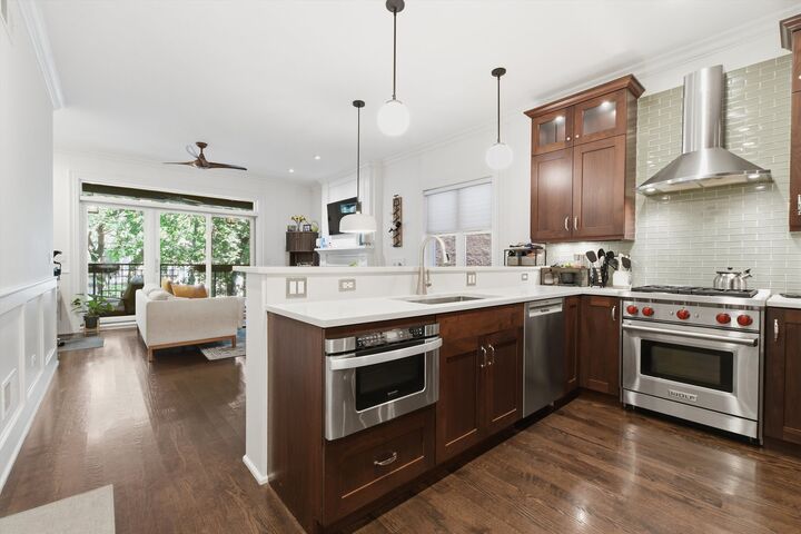 Property Photo: 3228 N Seminary Avenue 2 IL 60657