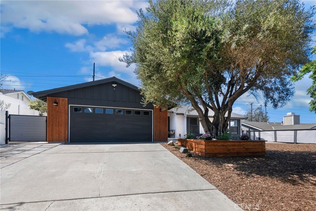Property Photo: 30085 Levande Court CA 92592