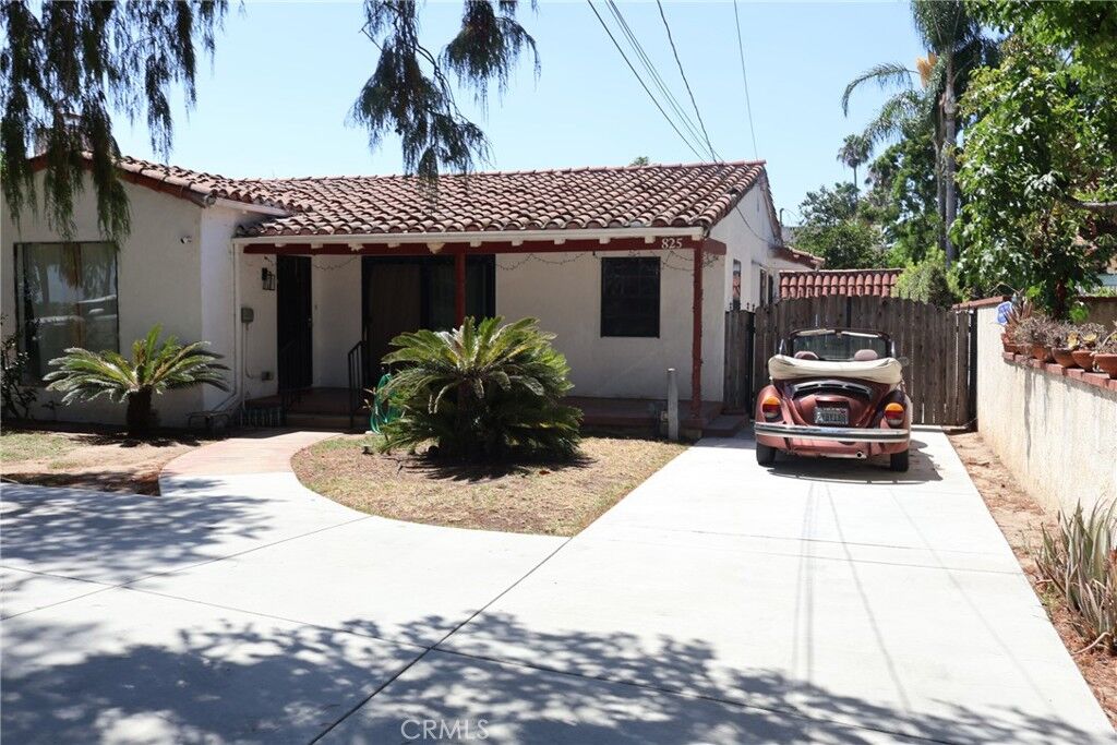 Property Photo:  825 S Bluff  CA 90640 