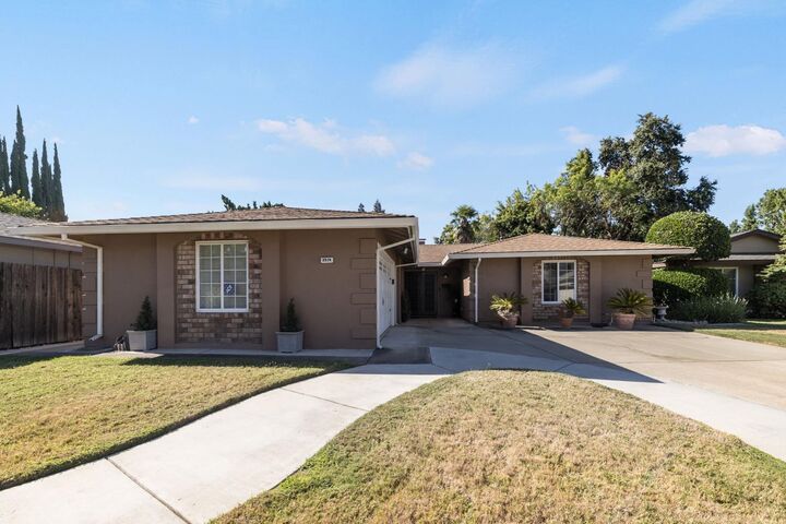 Property Photo: 8924 Sawtelle Way CA 95826