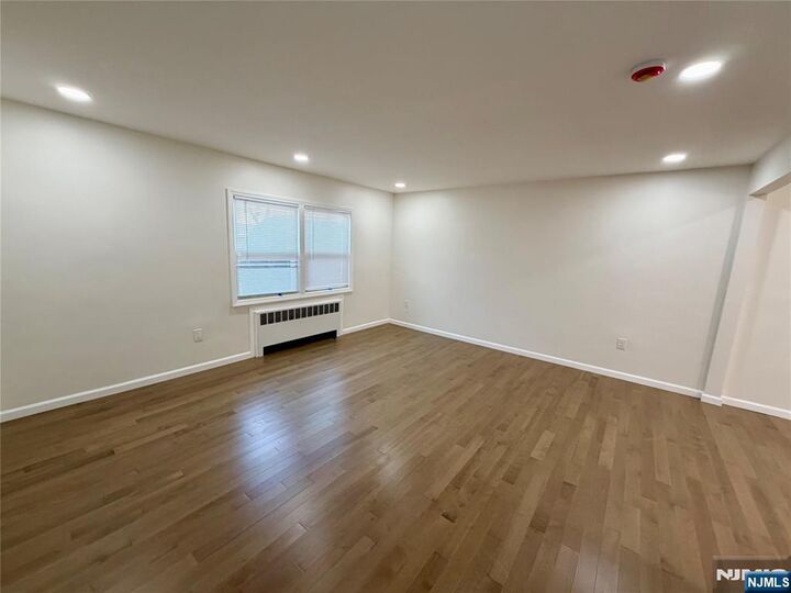 Property Photo:  103-107 Mt Vernon Place 1  NJ 07106 