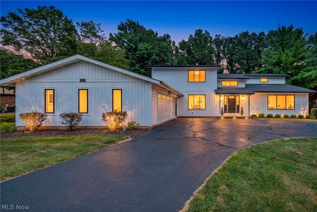 Property Photo: 2060 Kingsborough Drive OH 44077