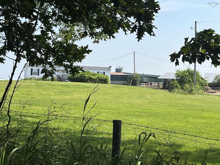 92 Putnam Road — photo 1