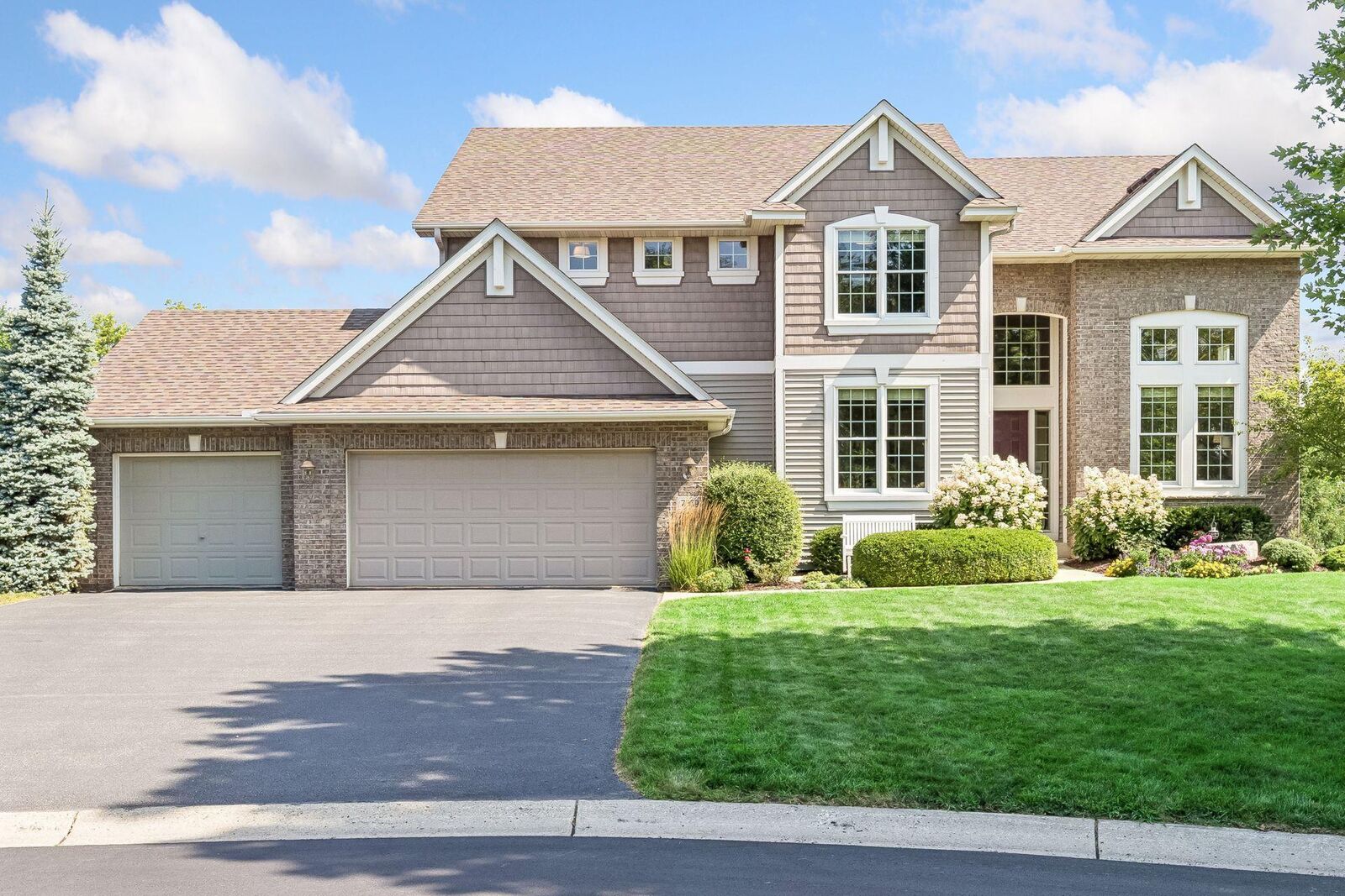 Property Photo:  7569 Ridgeview Point  MN 55317 