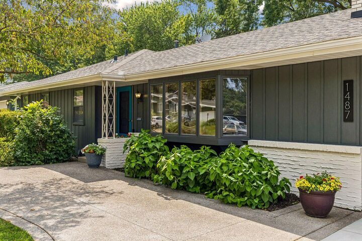 Property Photo: 1487 Lincoln Terrace MN 55421