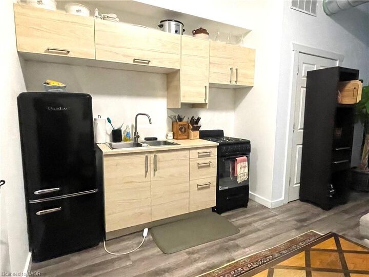 Property Photo:  91 James Street N  ON L8R 2K6 