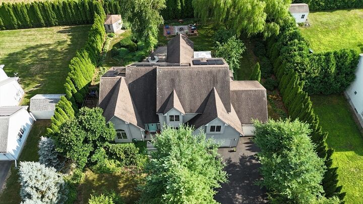 Property Photo:  18 Bayberry Dr 18  MA 01027 