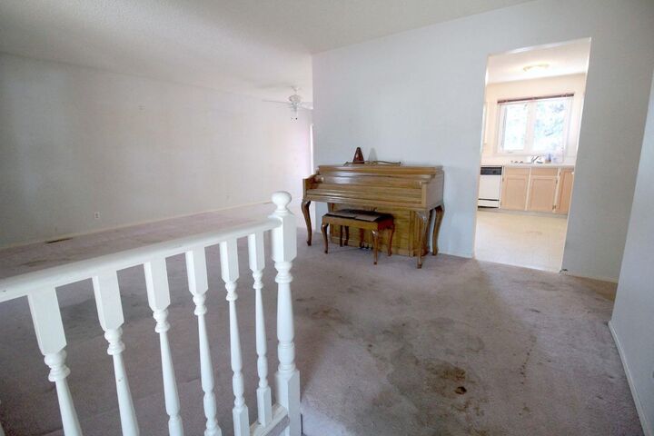 Property Photo:  3320 60 Street NE  AB T1Y 3S9 