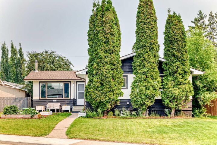 3313 42A Avenue Close — photo 1