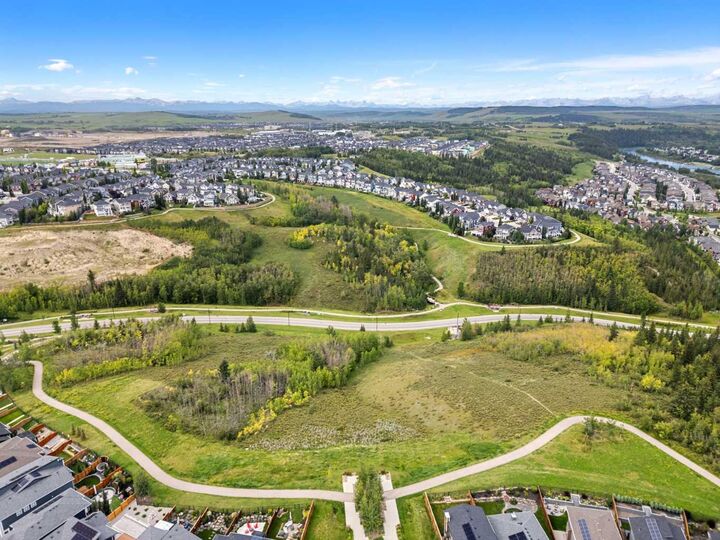 Property Photo: 525 River Heights Drive 1905 AB T4C 3E4