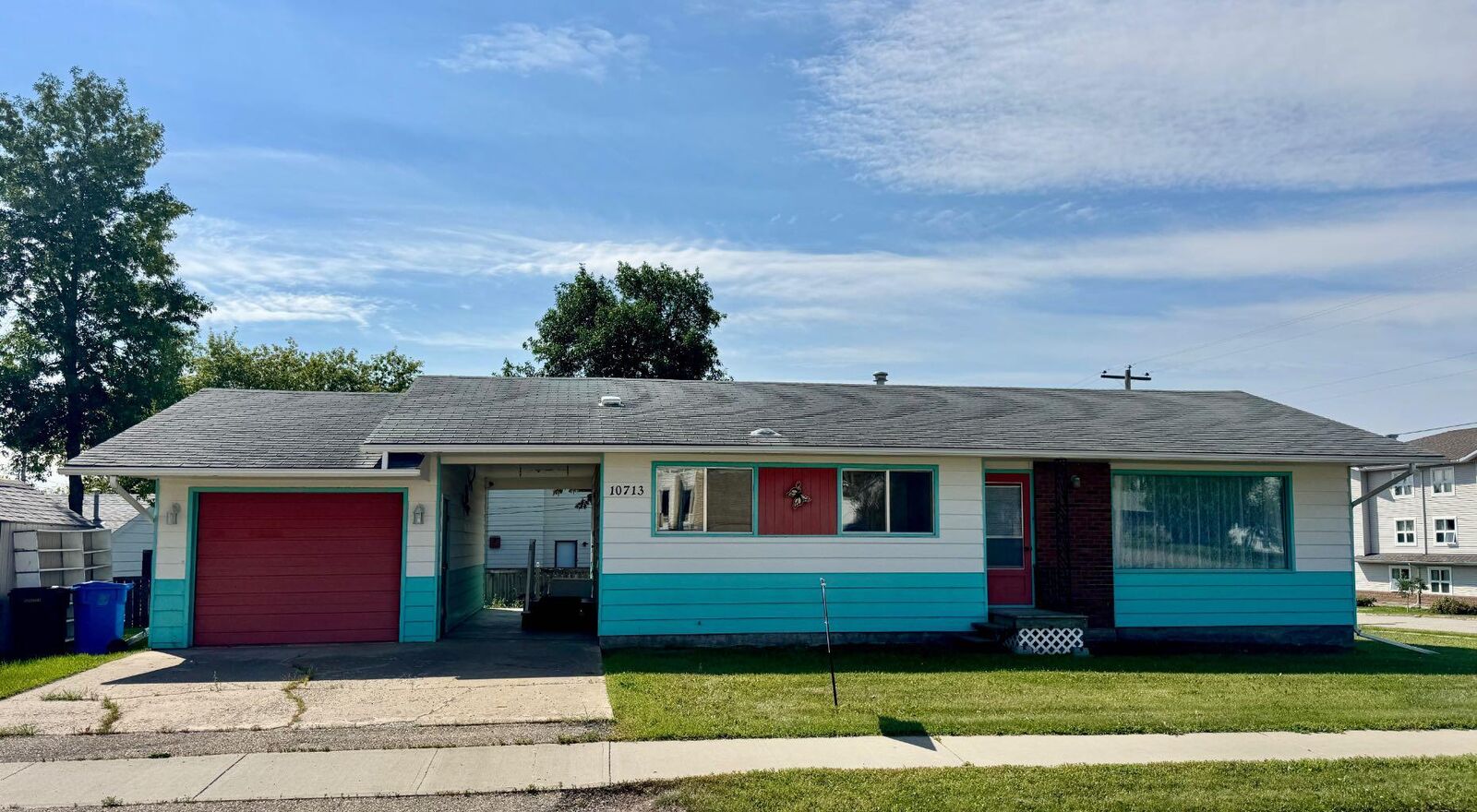 Property Photo: 10713 105 Avenue AB T0H 1L0